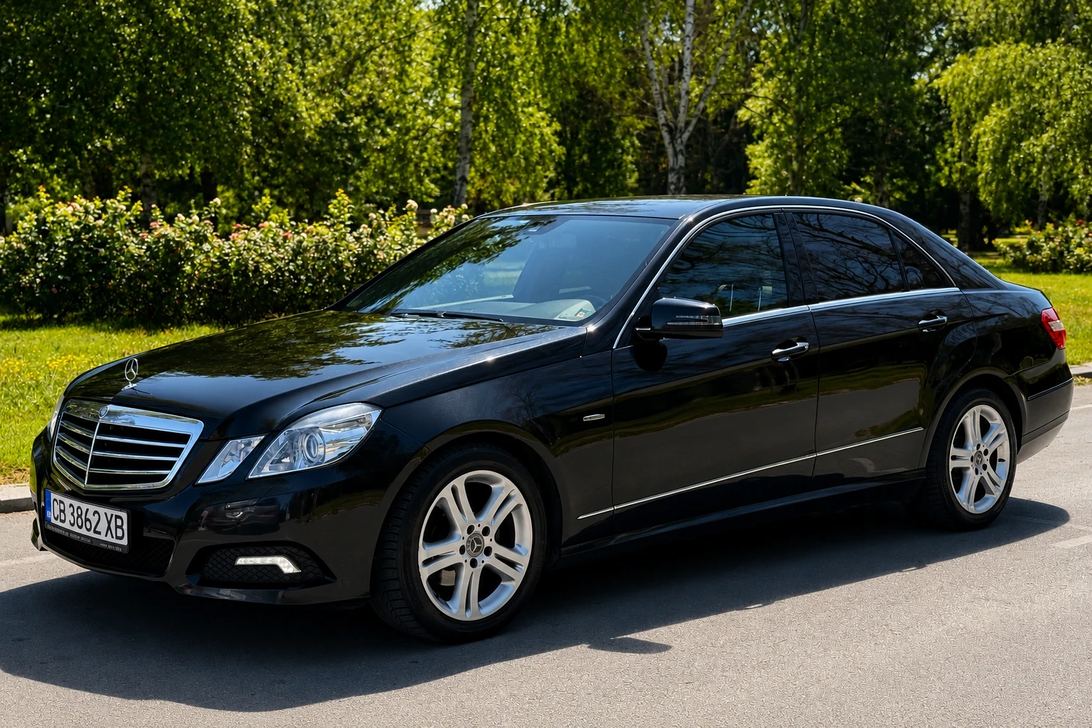 Mercedes-Benz E 220 CDI Avantgarde, снимка 2 - Автомобили и джипове - 56297546