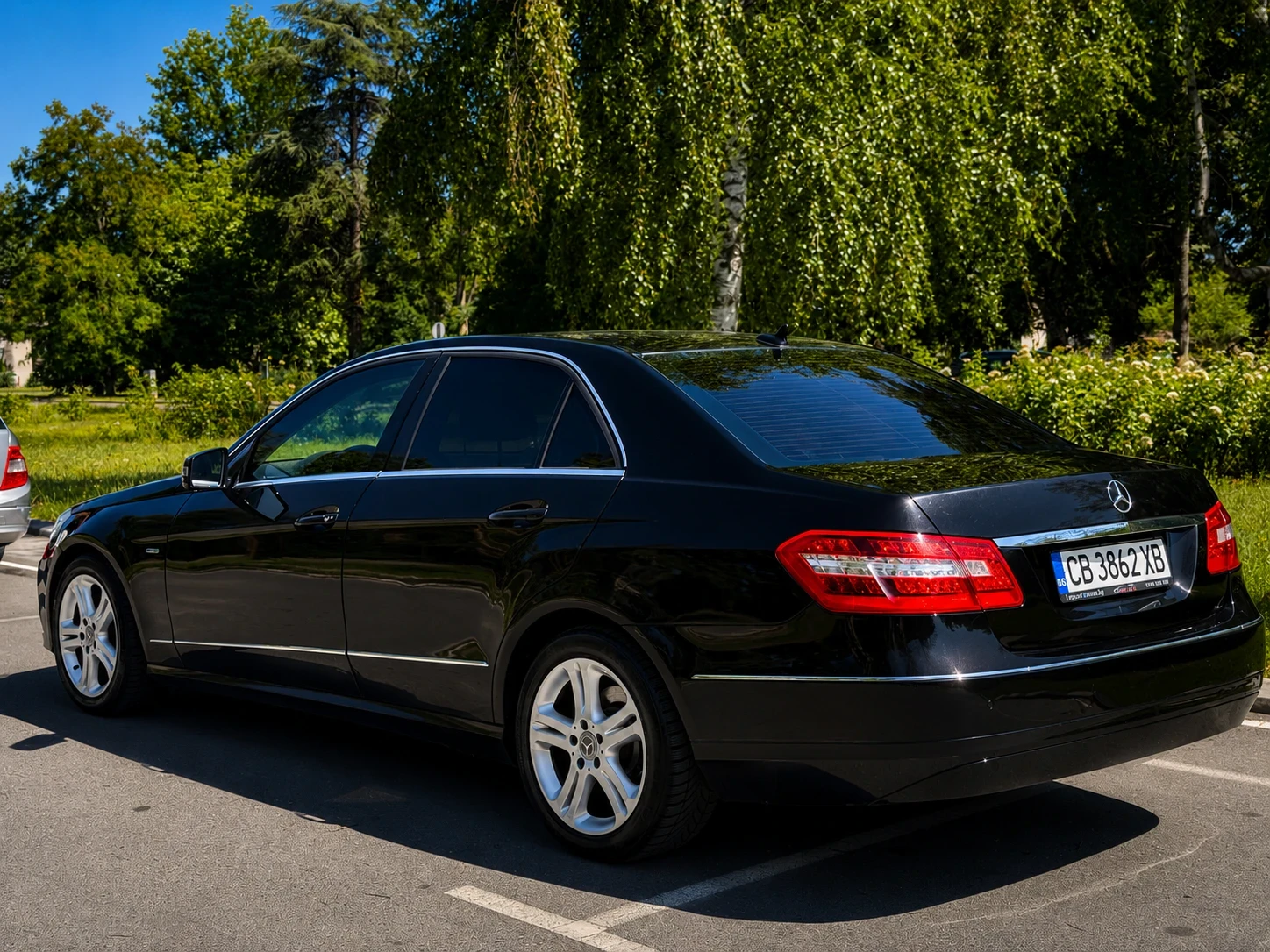 Mercedes-Benz E 220 CDI Avantgarde, снимка 4 - Автомобили и джипове - 56297546