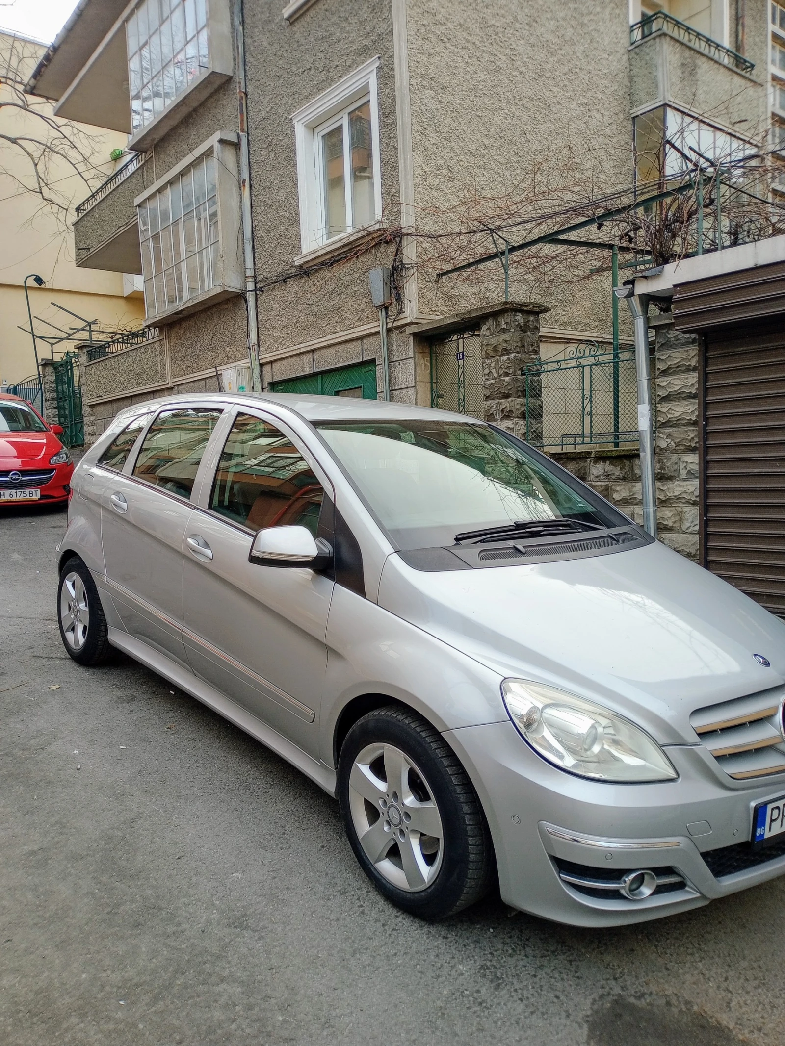 Mercedes-Benz B 200