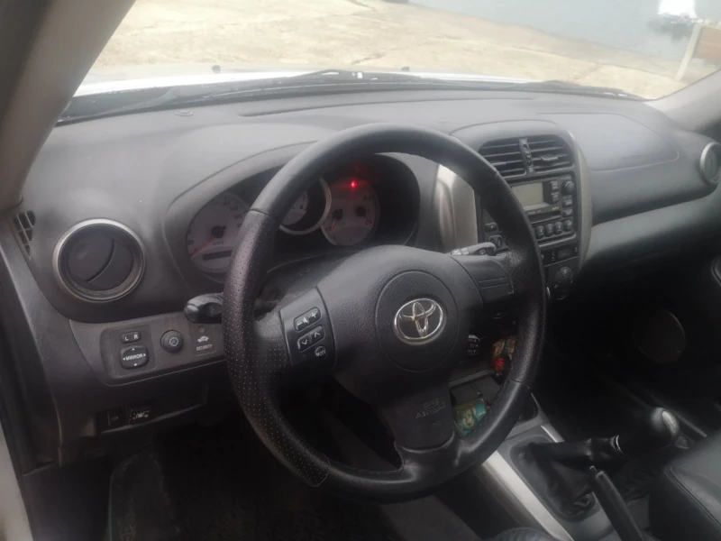 Toyota Rav4, снимка 7 - Автомобили и джипове - 48039075