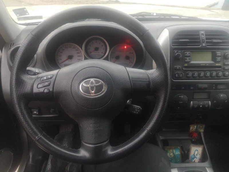 Toyota Rav4, снимка 8 - Автомобили и джипове - 48039075