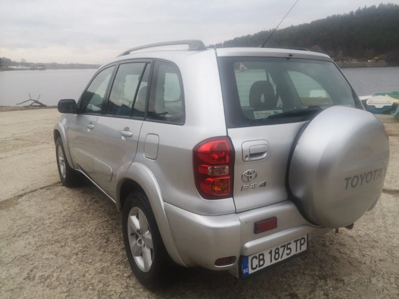 Toyota Rav4, снимка 6 - Автомобили и джипове - 48039075