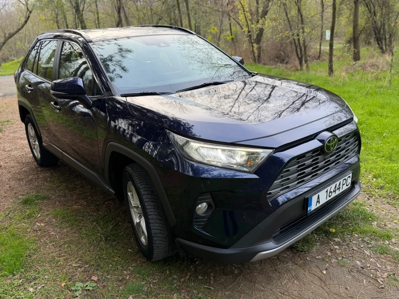 Toyota Rav4 2.0i-175hp AWD Active - Lane Assist/Distronic, снимка 2 - Автомобили и джипове - 52794189