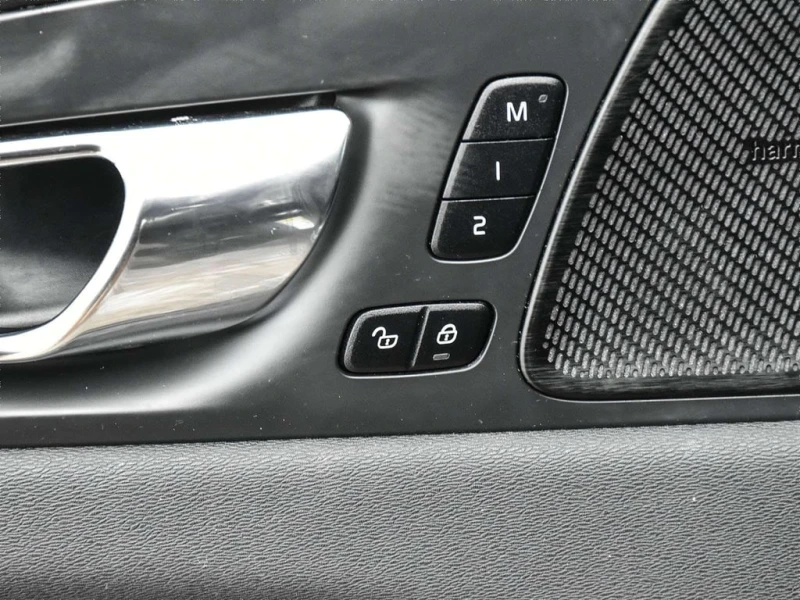 Volvo XC60 * Momentum * CARFAX * ЦЕНА ДО БГ, снимка 11 - Автомобили и джипове - 53308066