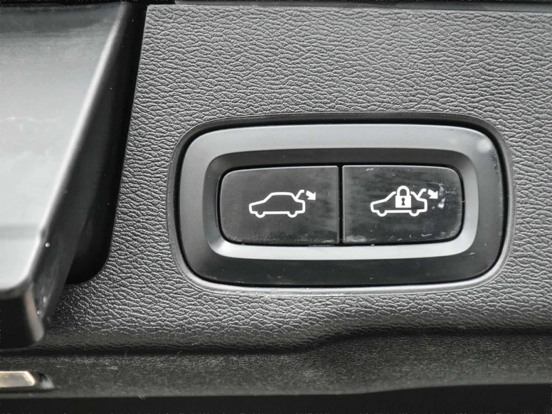 Volvo XC60 * Momentum * CARFAX * ЦЕНА ДО БГ, снимка 16 - Автомобили и джипове - 53308066