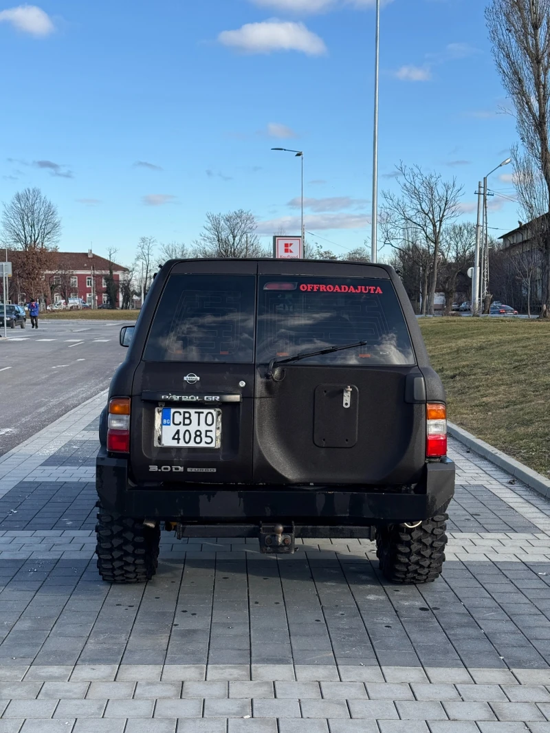 Nissan Patrol 3.0, снимка 5 - Автомобили и джипове - 53446907