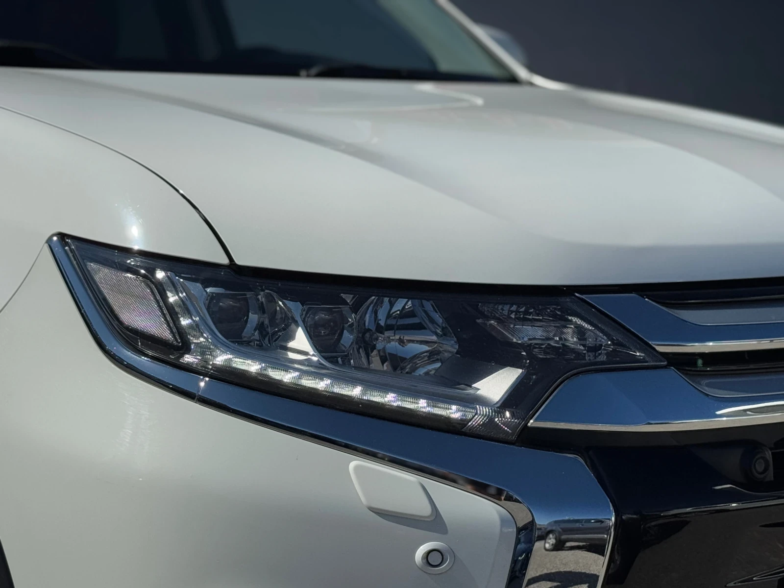 Mitsubishi Outlander 2.2 DI-D 4WD INSTYLE PLUS 6+ 1 СОБСТВЕН ЛИЗИНГ*  - изображение 6