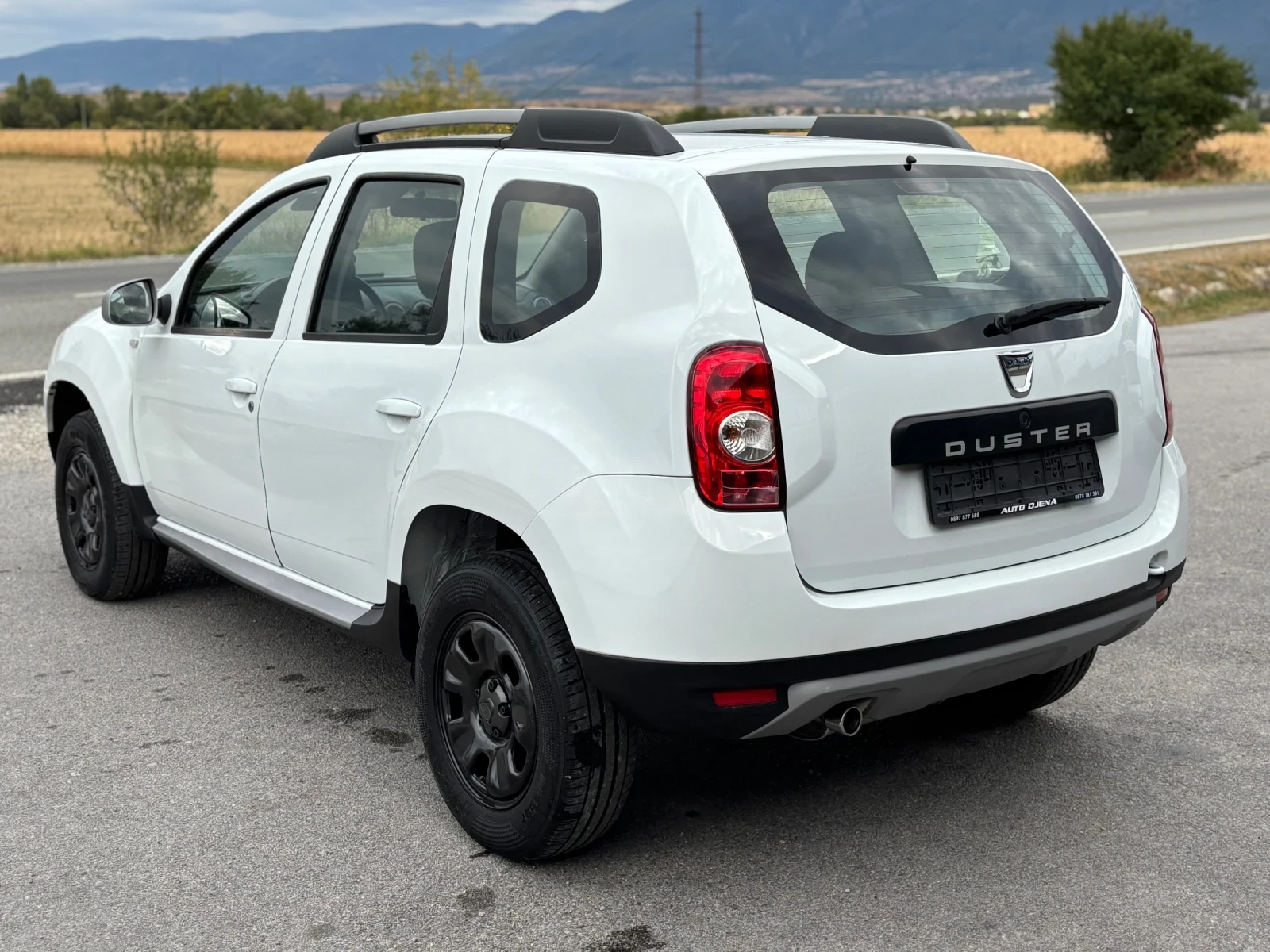 Dacia Duster 1.6 i   4x4 - изображение 4