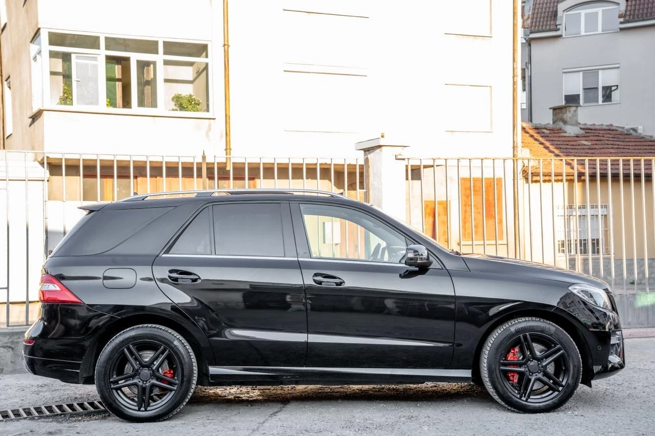 Mercedes-Benz ML 350 AMG-PANORAMA-3xTV-Keyless GO-DISTRONIC-ОБДУХ-FULL  - изображение 6