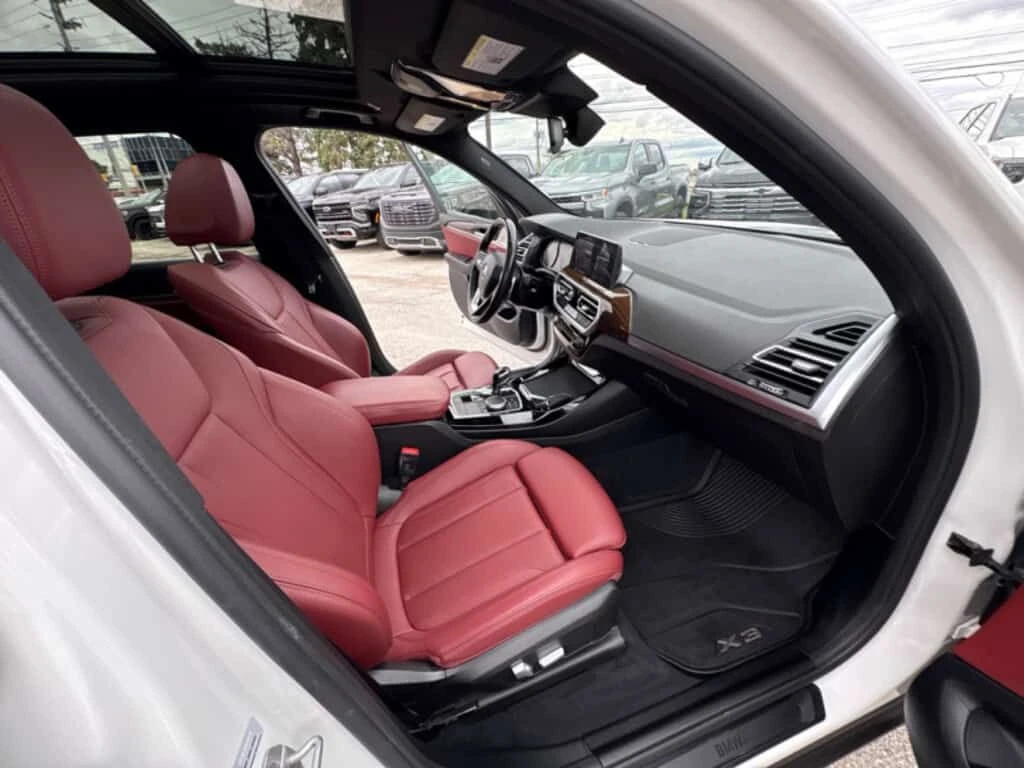 BMW X3 * xDrive30i RED INTERIOR| PREMIUM PKG * CARFAX * Ц, снимка 13 - Автомобили и джипове - 53935914