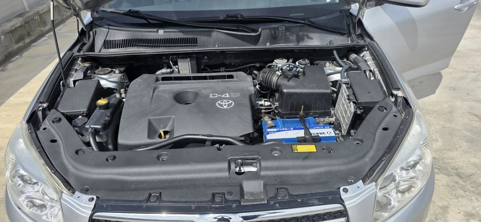 Toyota Rav4 2.2 D-4D / 6ск / 4x4, снимка 17 - Автомобили и джипове - 54115743