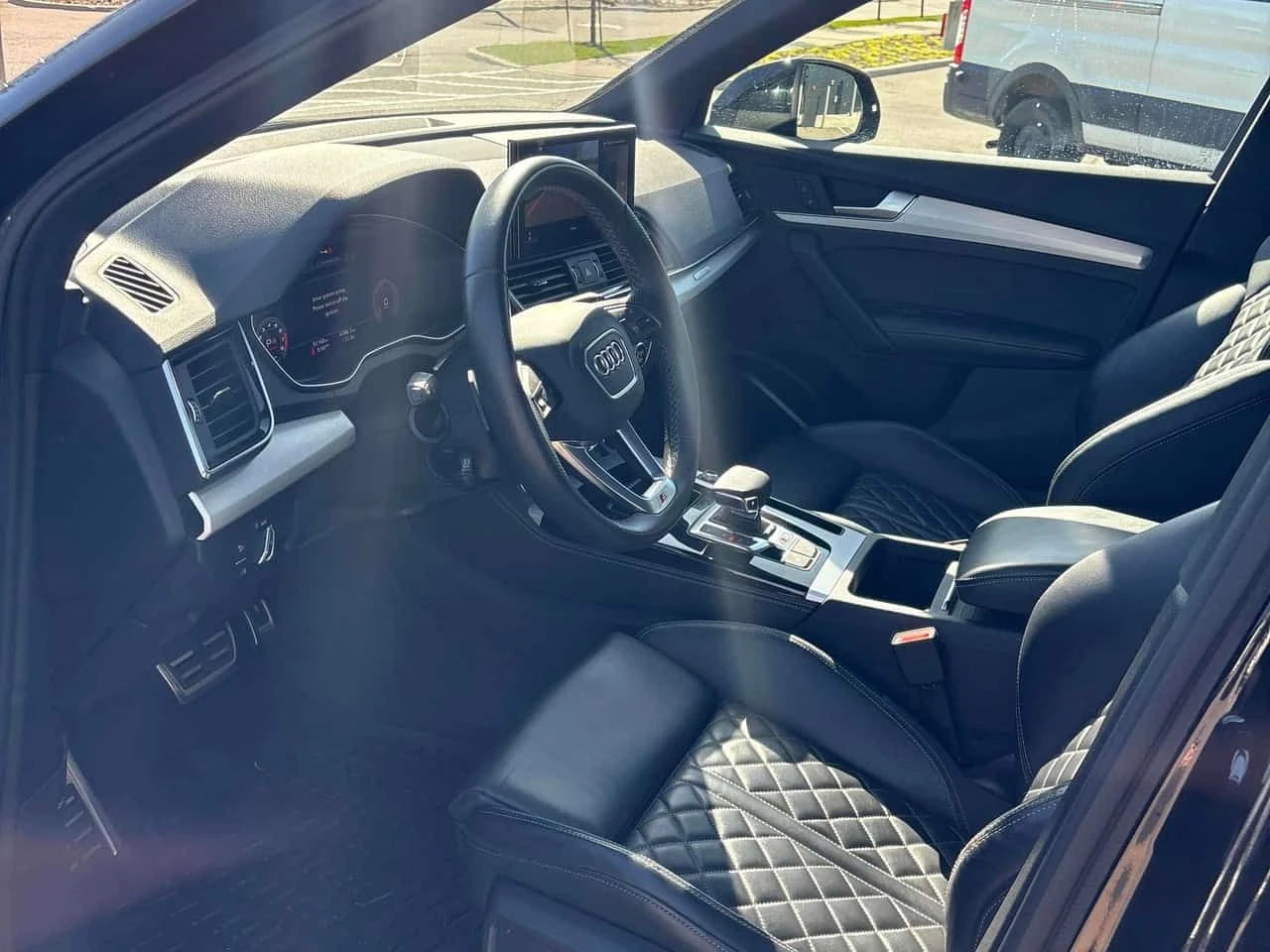 Audi SQ5 Progressiv/CARFAX/Пано/Обдух/Подгрев/+ Гуми&Джанти, снимка 6 - Автомобили и джипове - 54365818
