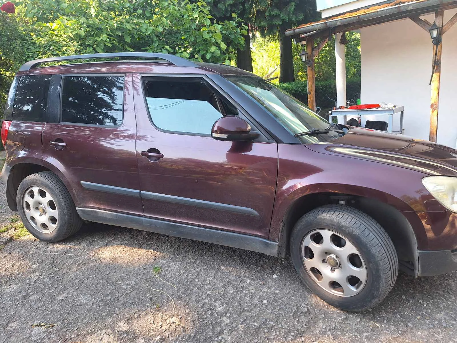 Skoda Yeti, снимка 3 - Автомобили и джипове - 55070475
