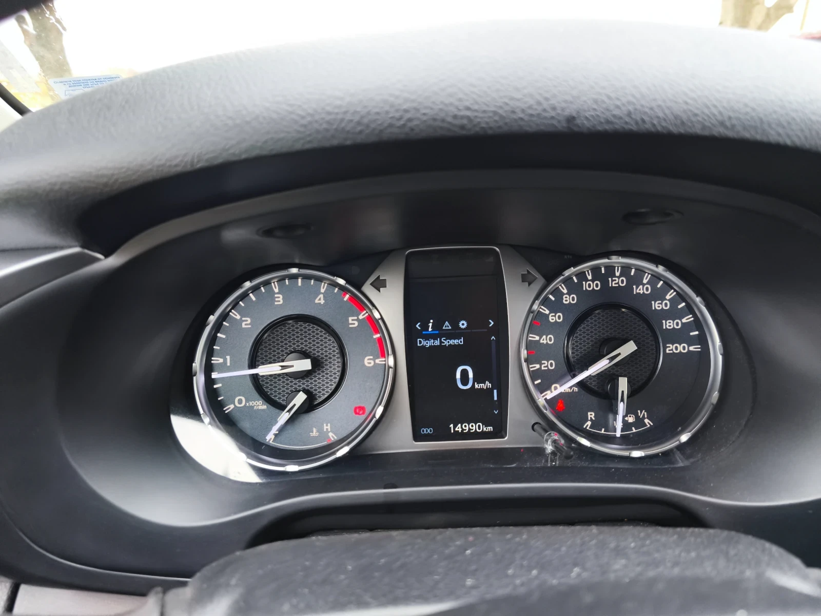 Toyota Hilux 2.4 Double cab 4x4 New, снимка 11 - Автомобили и джипове - 56060440