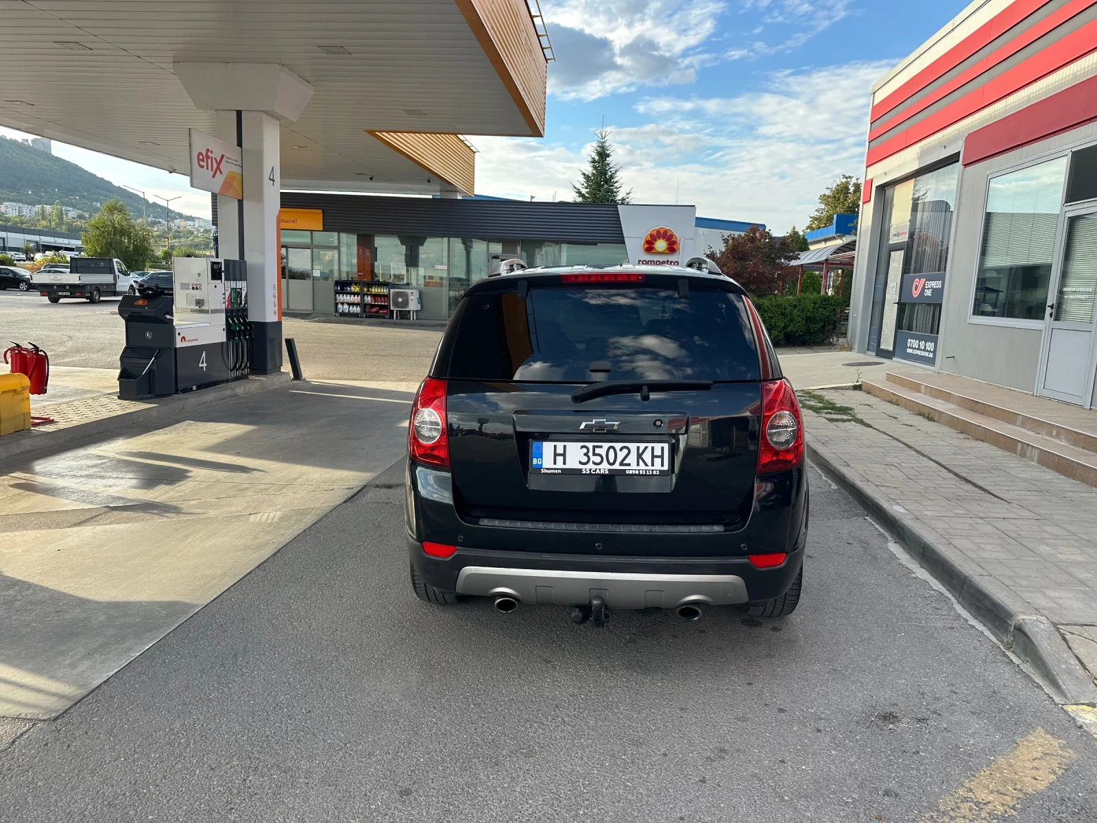 Chevrolet Captiva 2.4 Газ Автоматик 7-местен, снимка 4 - Автомобили и джипове - 56230712