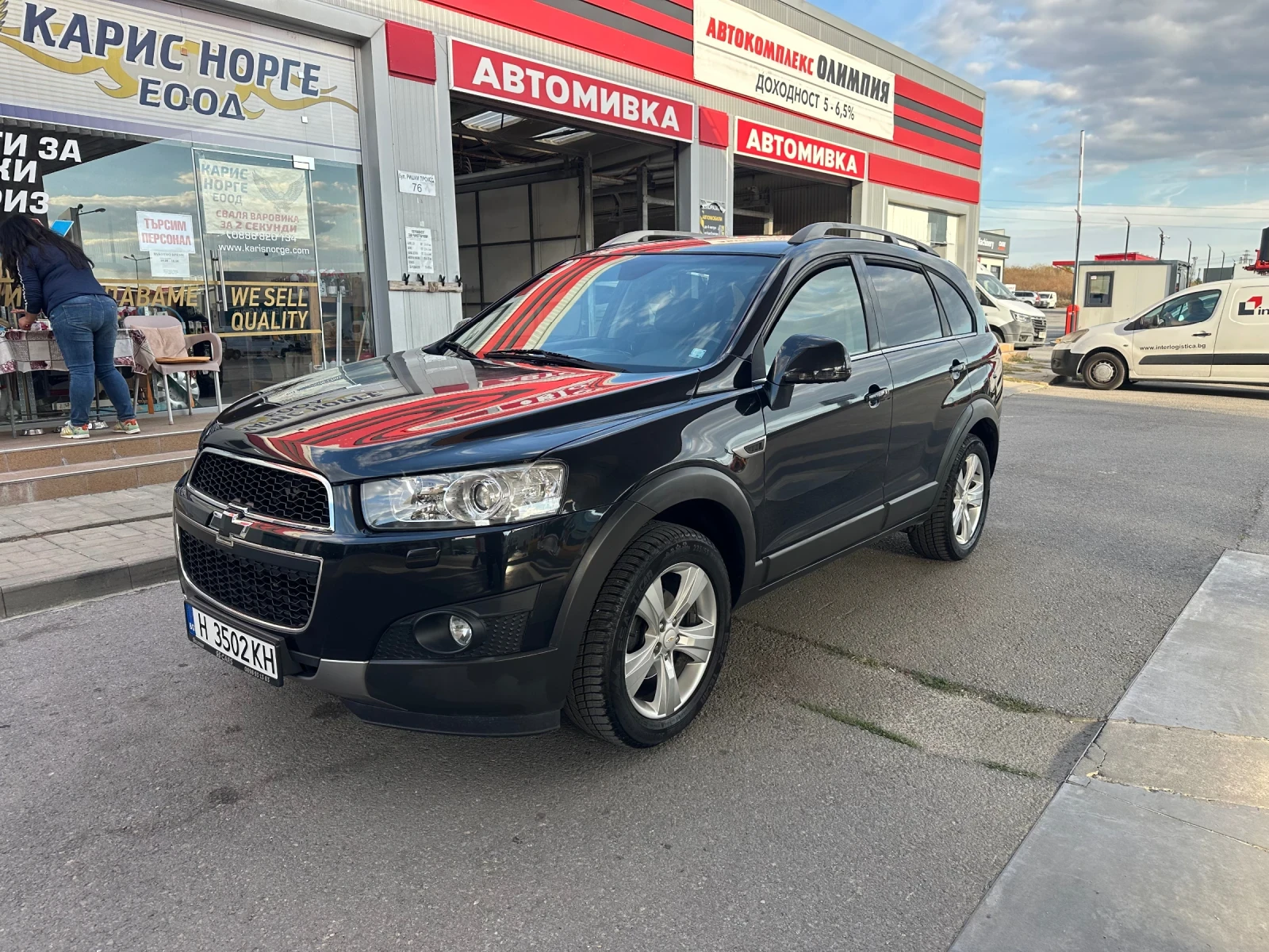 Chevrolet Captiva 2.4 Газ Автоматик 7-местен, снимка 3 - Автомобили и джипове - 56230712