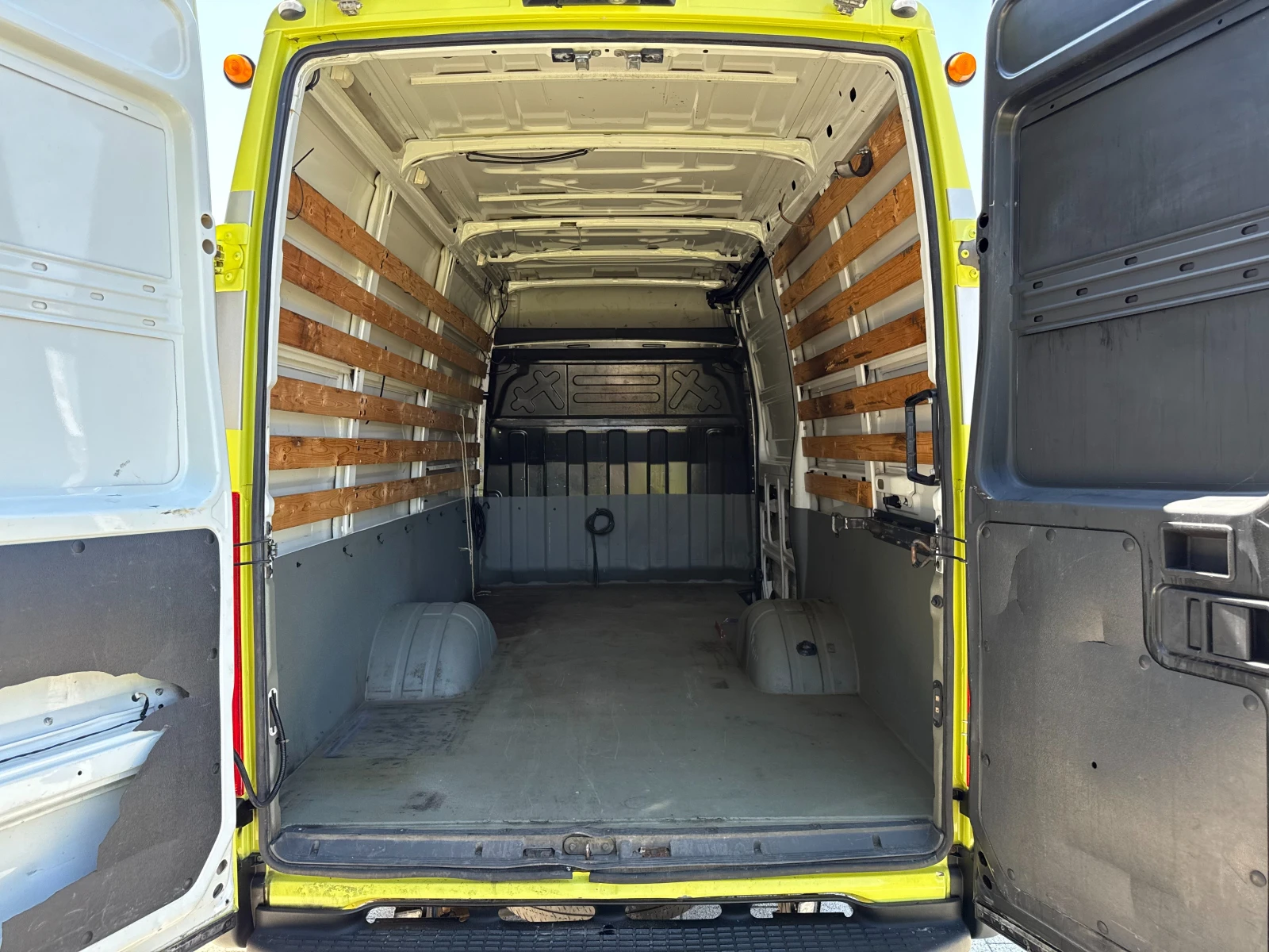 Iveco Daily 35C17 3.0HPI до 3.5т. Клима Euro 5  L2H2 , снимка 17 - Бусове и автобуси - 55752665