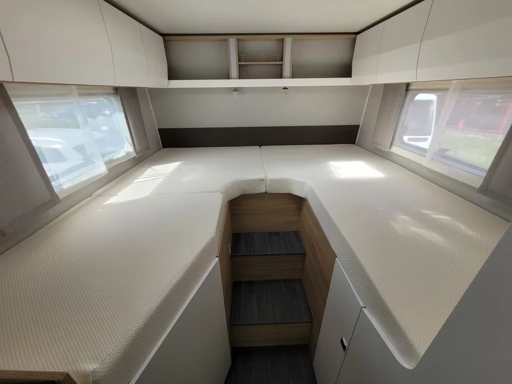 Кемпер Frankia NEO AL-KO Mercedes-Benz , снимка 4 - Каравани и кемпери - 54079870