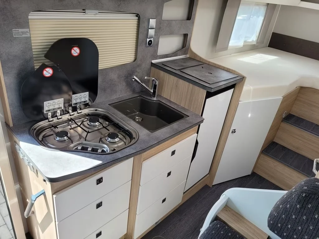 Кемпер Frankia NEO AL-KO Mercedes-Benz , снимка 3 - Каравани и кемпери - 54079870