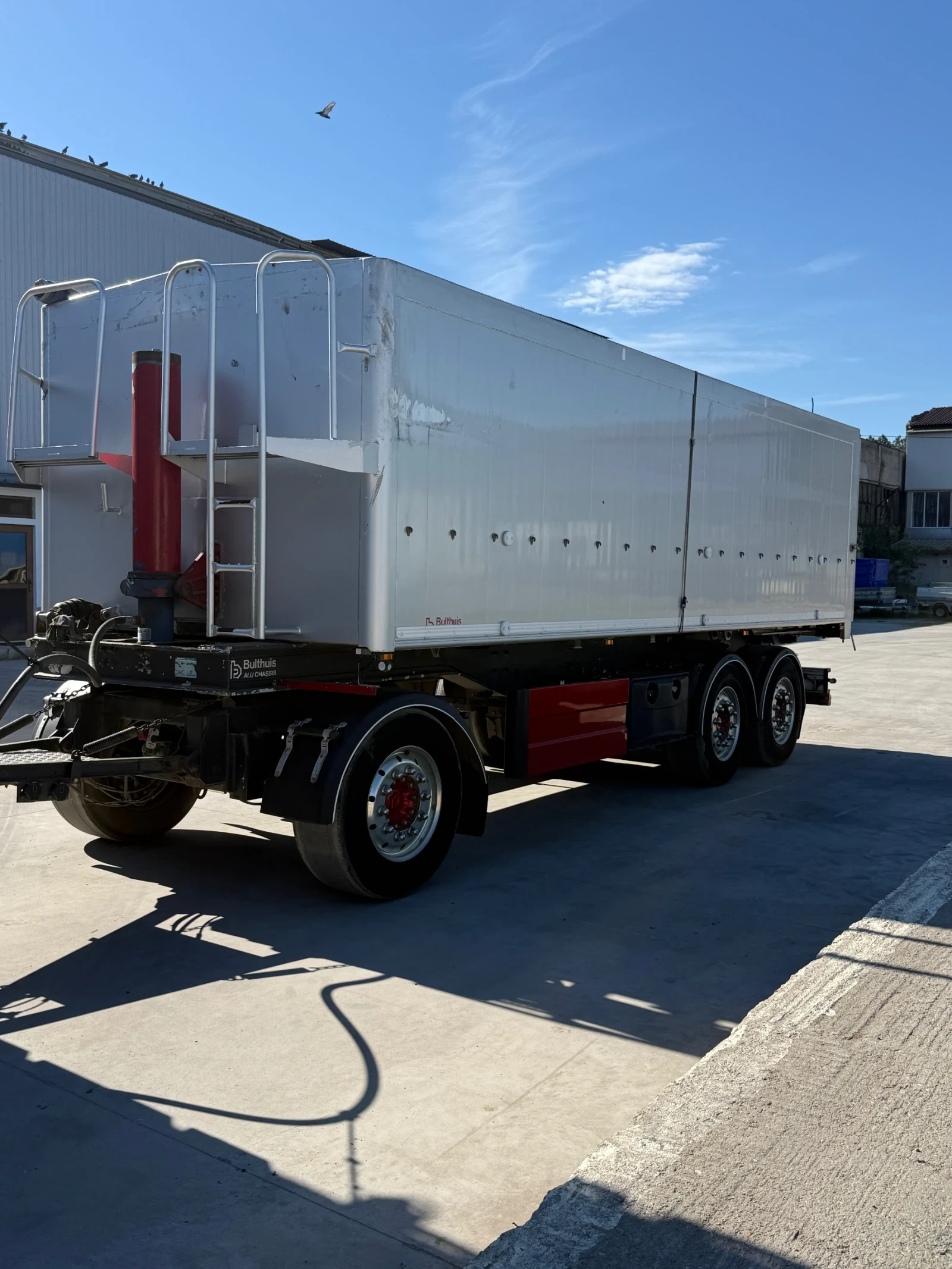За камион BULL TRAILERS