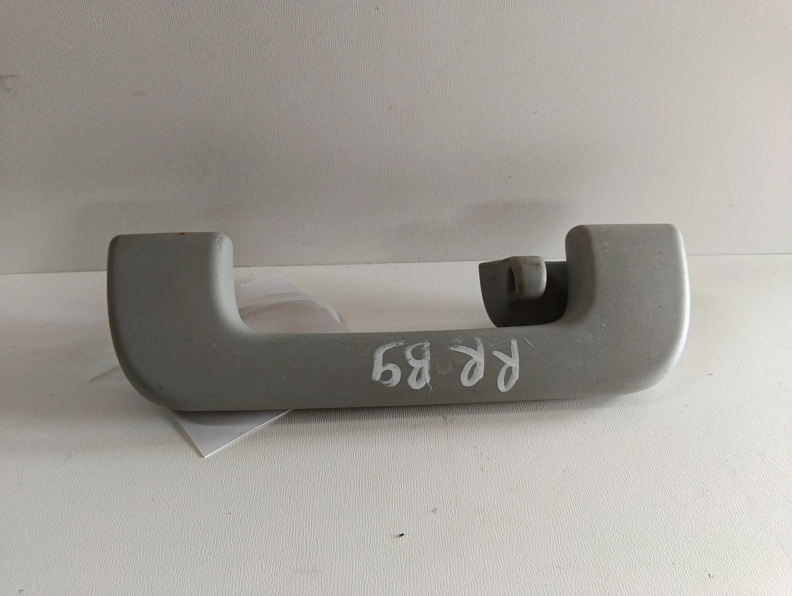 дръжка таван задна дясна сива 4M0857608 4M0857607 Audi A4