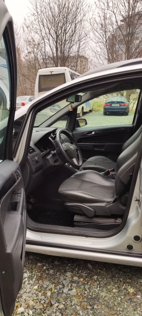 Opel Zafira 1.6 ФАБР МЕТАН С ГАЗ ОБСЛУЖЕНА, снимка 3