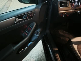 VW Jetta 1.6 TDI DSG Highline - ГАРАЖЕН /закупен от БГ/, снимка 10