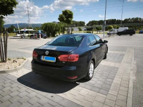 VW Jetta 1.6 TDI DSG Highline - ГАРАЖЕН /закупен от БГ/, снимка 3