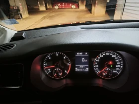VW Jetta 1.6 TDI DSG Highline - ГАРАЖЕН /закупен от БГ/, снимка 7