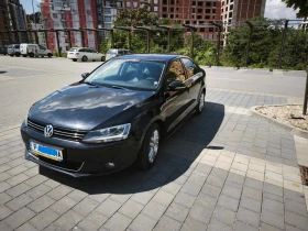 VW Jetta 1.6 TDI DSG Highline - ГАРАЖЕН /закупен от БГ/, снимка 4