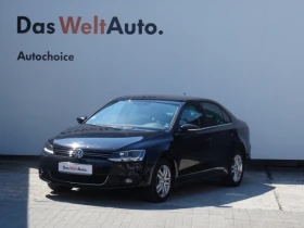 VW Jetta 1.6 TDI DSG Highline - ГАРАЖЕН /закупен от БГ/, снимка 13