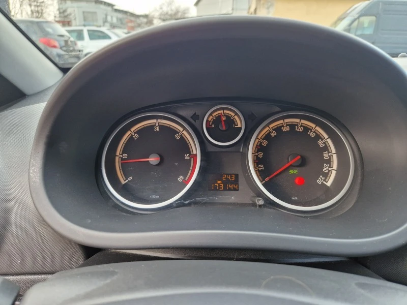 Opel Corsa 1.3D 75к.с , снимка 13 - Автомобили и джипове - 44406009