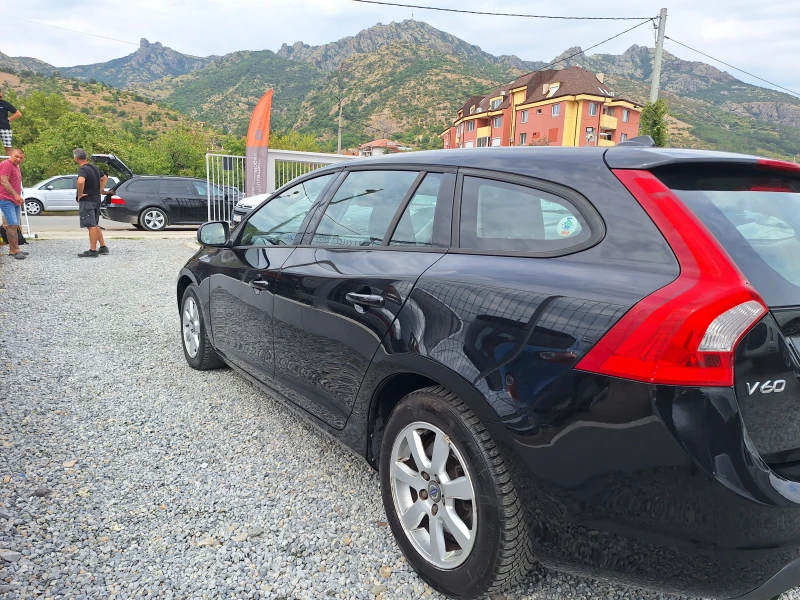 Volvo V60 1.6 D AVTO , снимка 8 - Автомобили и джипове - 46969170