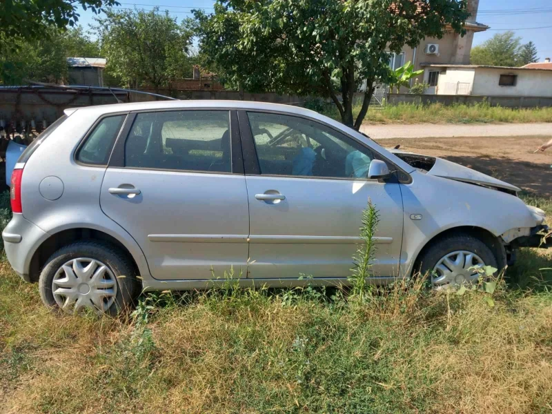 VW Polo, снимка 4 - Автомобили и джипове - 47327383