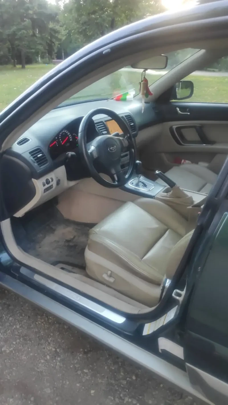 Subaru Outback 3.0 H6, снимка 9 - Автомобили и джипове - 47462503