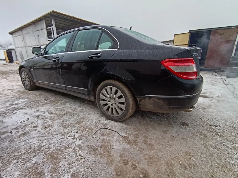 Mercedes-Benz C 220, снимка 6 - Автомобили и джипове - 48516947