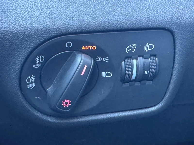 Audi A1, снимка 11 - Автомобили и джипове - 52658091