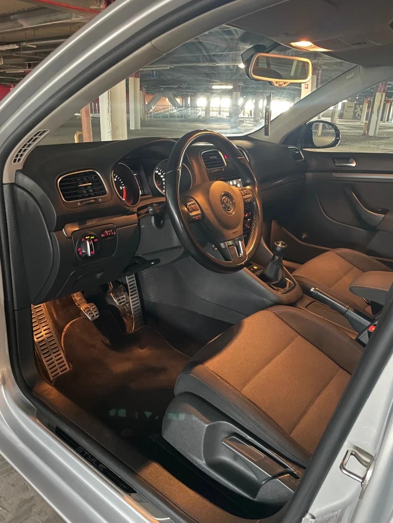 VW Golf Variant VI Variant 1.6 TDI, снимка 9 - Автомобили и джипове - 50109082