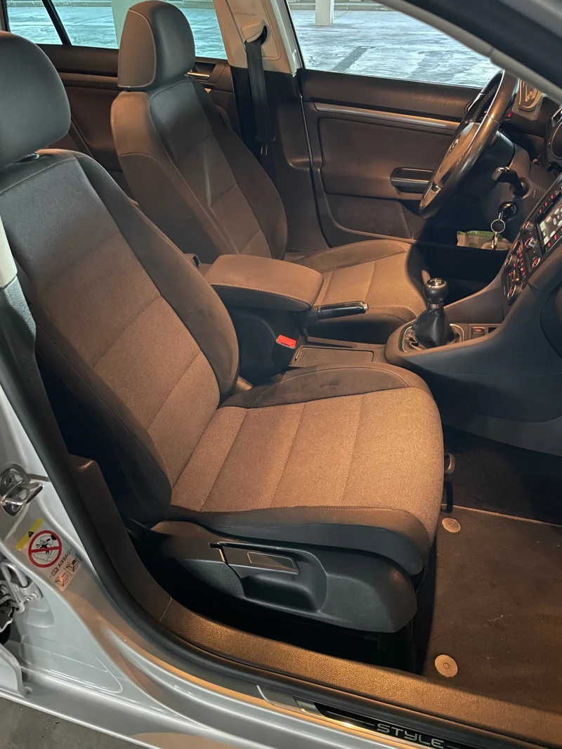 VW Golf Variant VI Variant 1.6 TDI, снимка 13 - Автомобили и джипове - 50109082