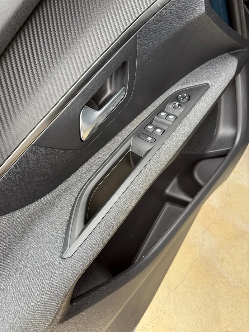 Peugeot 3008 1.5d (130hp), снимка 8 - Автомобили и джипове - 52448841