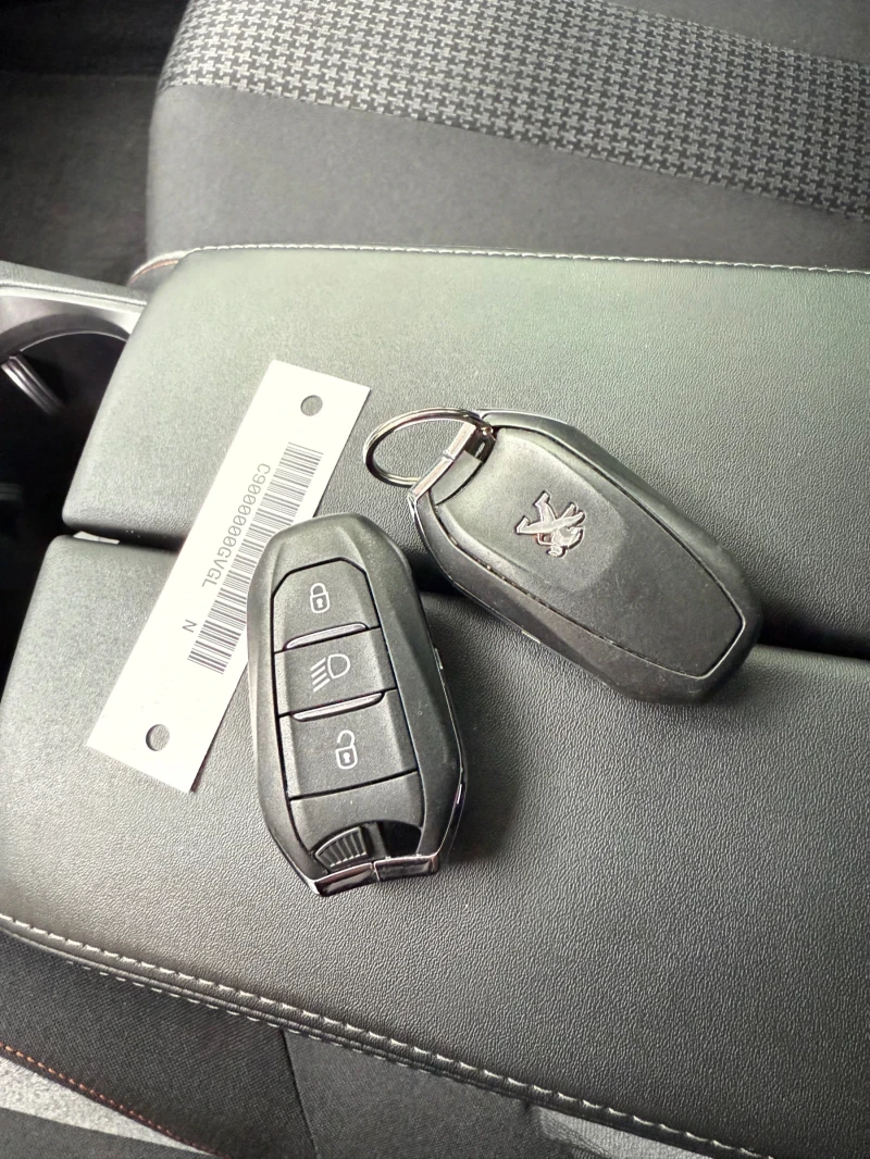 Peugeot 3008 1.5d (130hp), снимка 17 - Автомобили и джипове - 52448841