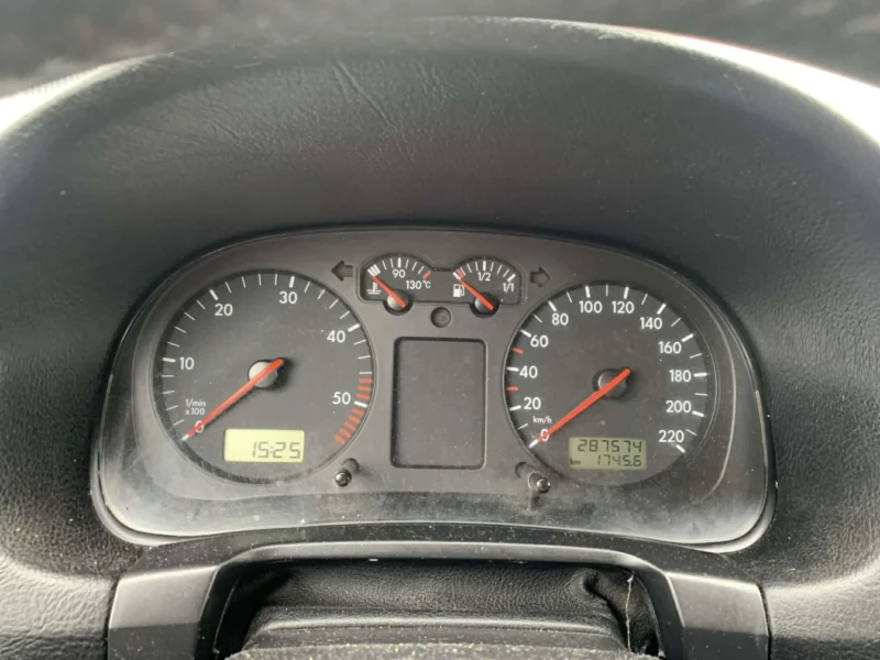 VW Golf, снимка 3 - Автомобили и джипове - 52755819