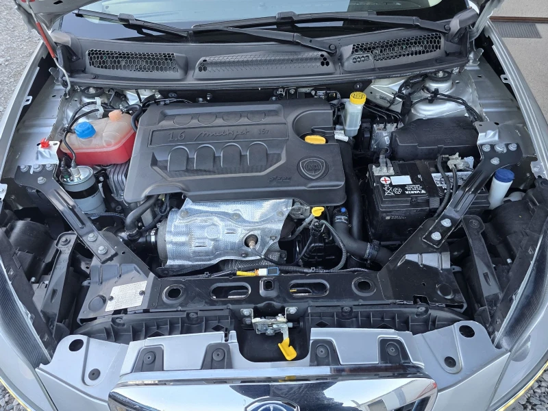 Renault Clio 1.2 RIP CURL, снимка 17 - Автомобили и джипове - 52820612