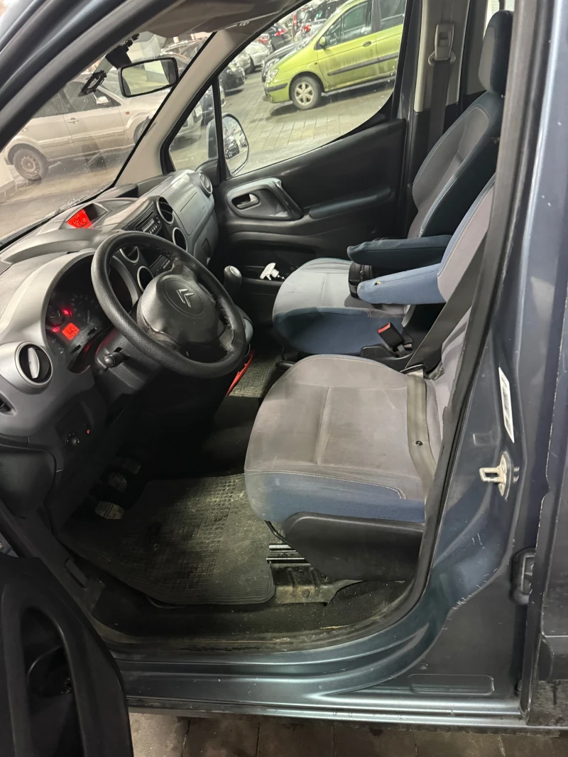 Citroen Berlingo 1.6 HDI 92HP, снимка 8 - Автомобили и джипове - 53373871