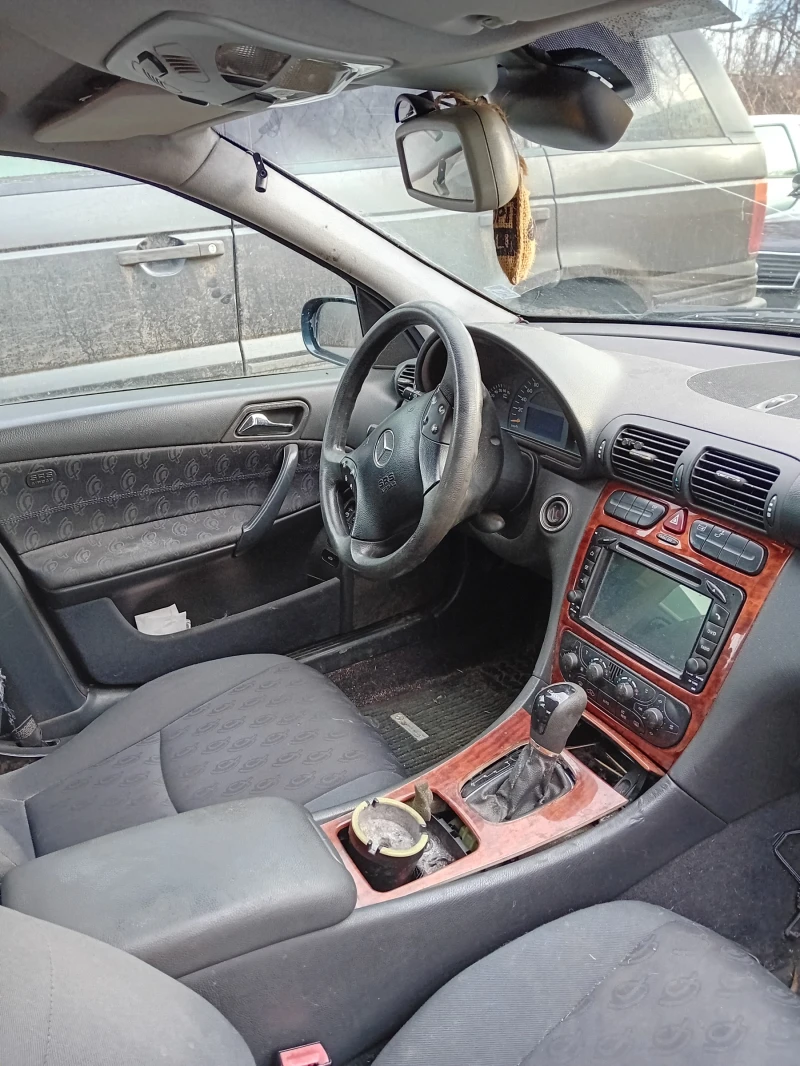 Mercedes-Benz C 200, снимка 4 - Автомобили и джипове - 53585365