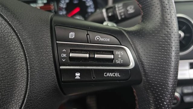 Kia Stinger 3.3 GT 2WD| 360| HEAD UP| LEXICON| PANO| ОБДУХВАНE, снимка 6 - Автомобили и джипове - 55818198
