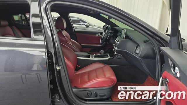 Kia Stinger 3.3 GT 2WD| 360| HEAD UP| LEXICON| PANO| ОБДУХВАНE, снимка 12 - Автомобили и джипове - 55818198