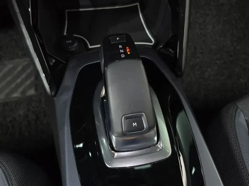 Peugeot 2008, снимка 9 - Автомобили и джипове - 56688443