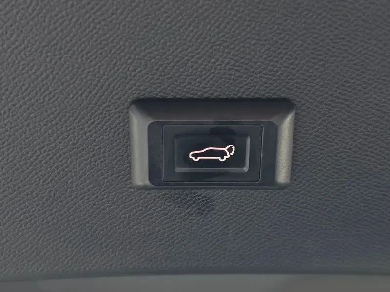 Peugeot 2008, снимка 16 - Автомобили и джипове - 56688443