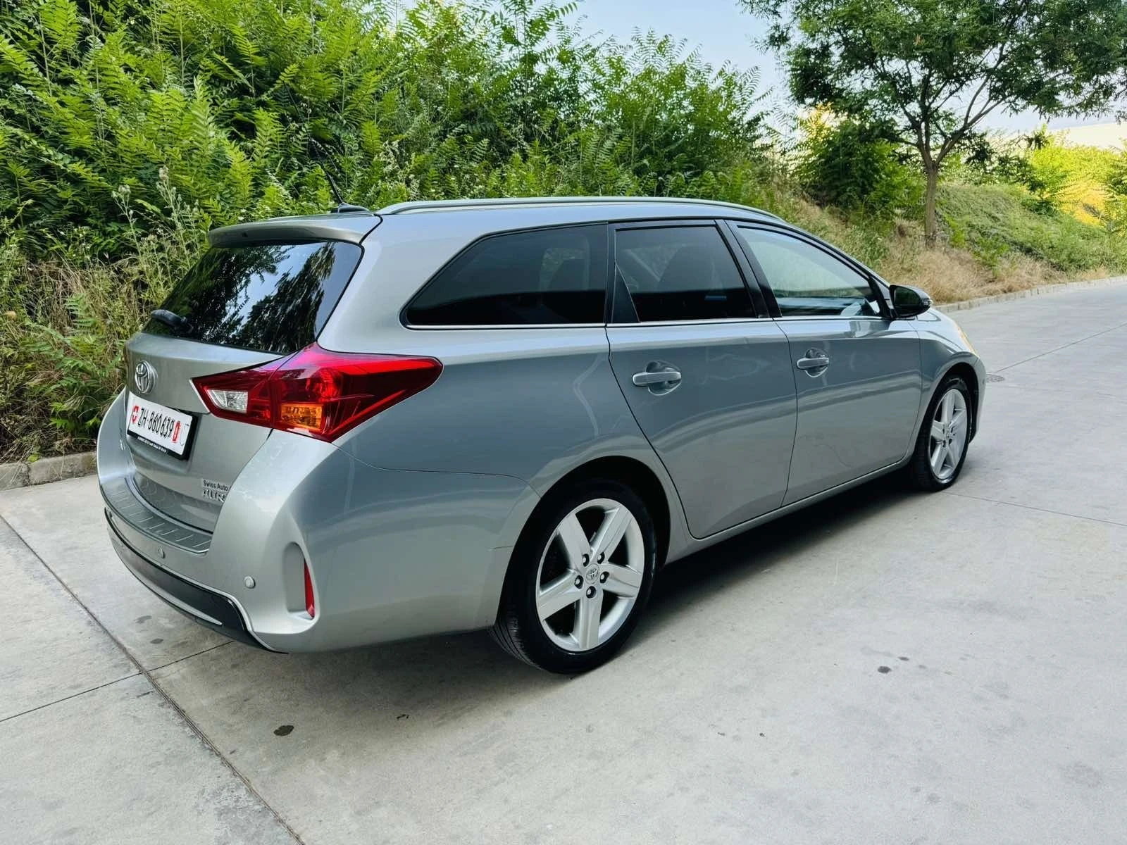 Toyota Auris 1.6i Touring - изображение 5